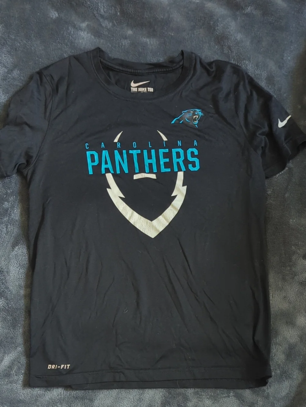 Nike Kids Black Carolina Panthers Graphic Tee with Blue Accents